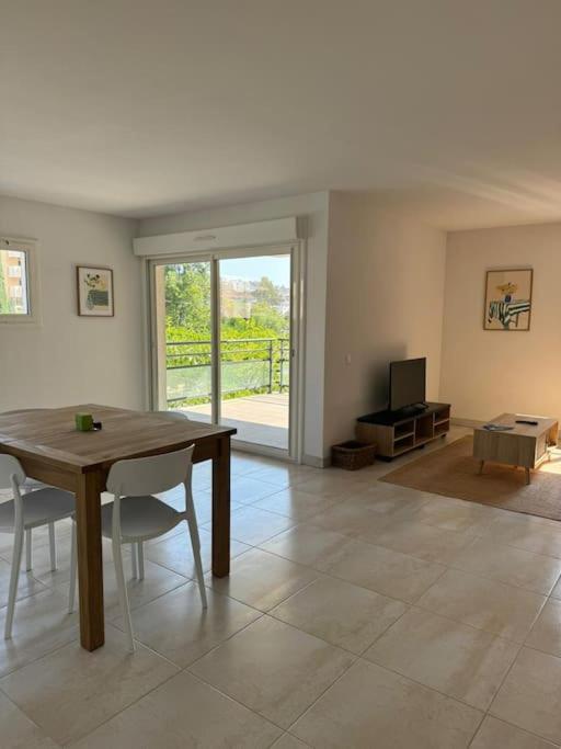 Suberbe Appartement Climatise Avec Terrasse Saint-Raphaël Екстериор снимка